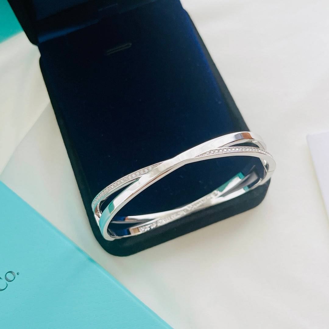 TIFFANY NARROW HINGED BANGLEIN WITH DIAMONDS SMALL