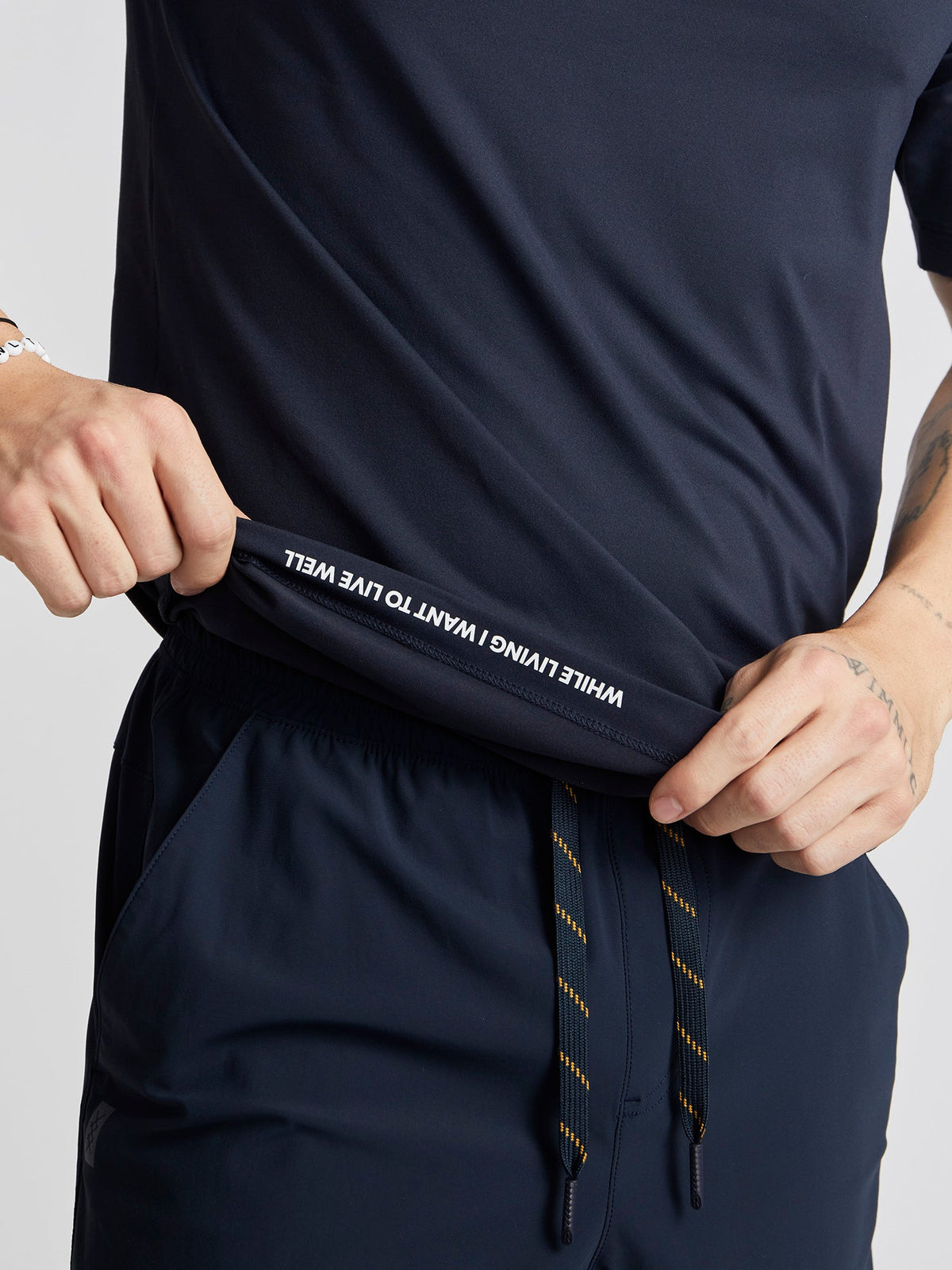 REIGN SHORT SLEEVE
