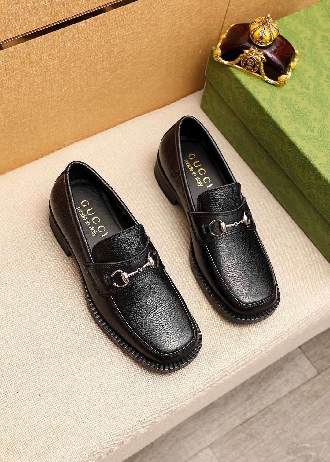 Gucci Black Textured Leather Loafers