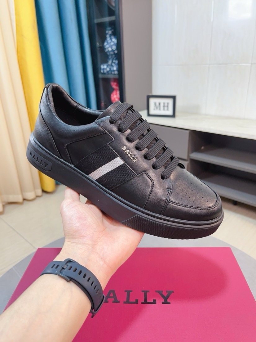 Bally Black Stripe Low-Top Sneakers