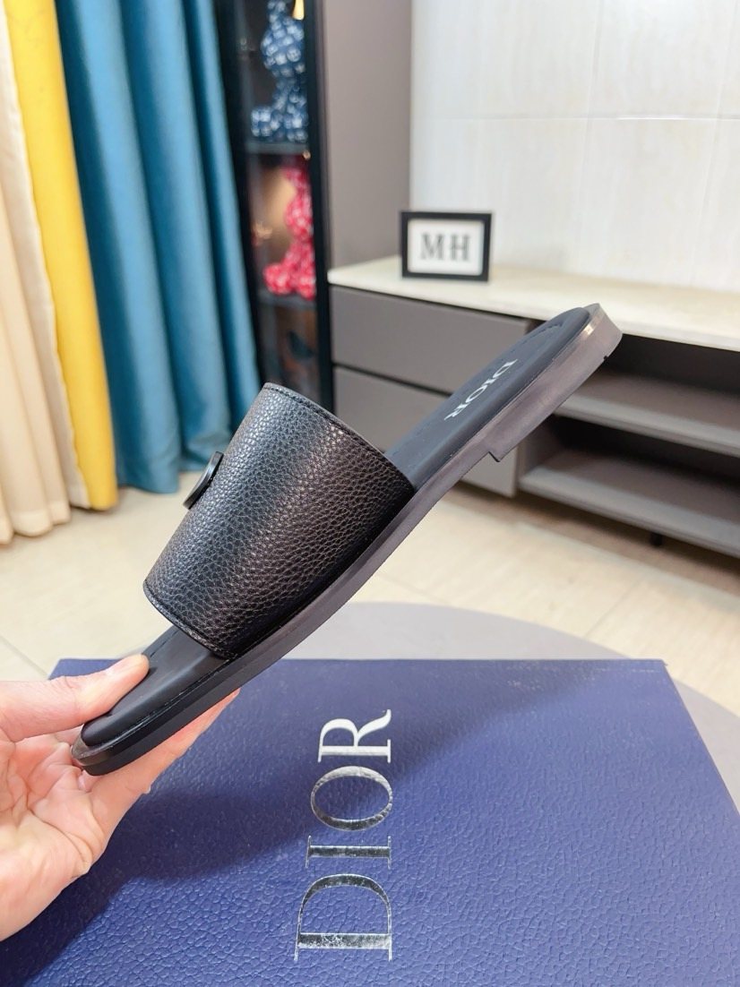 Dior Men's Textured Buckle Slide Sandals