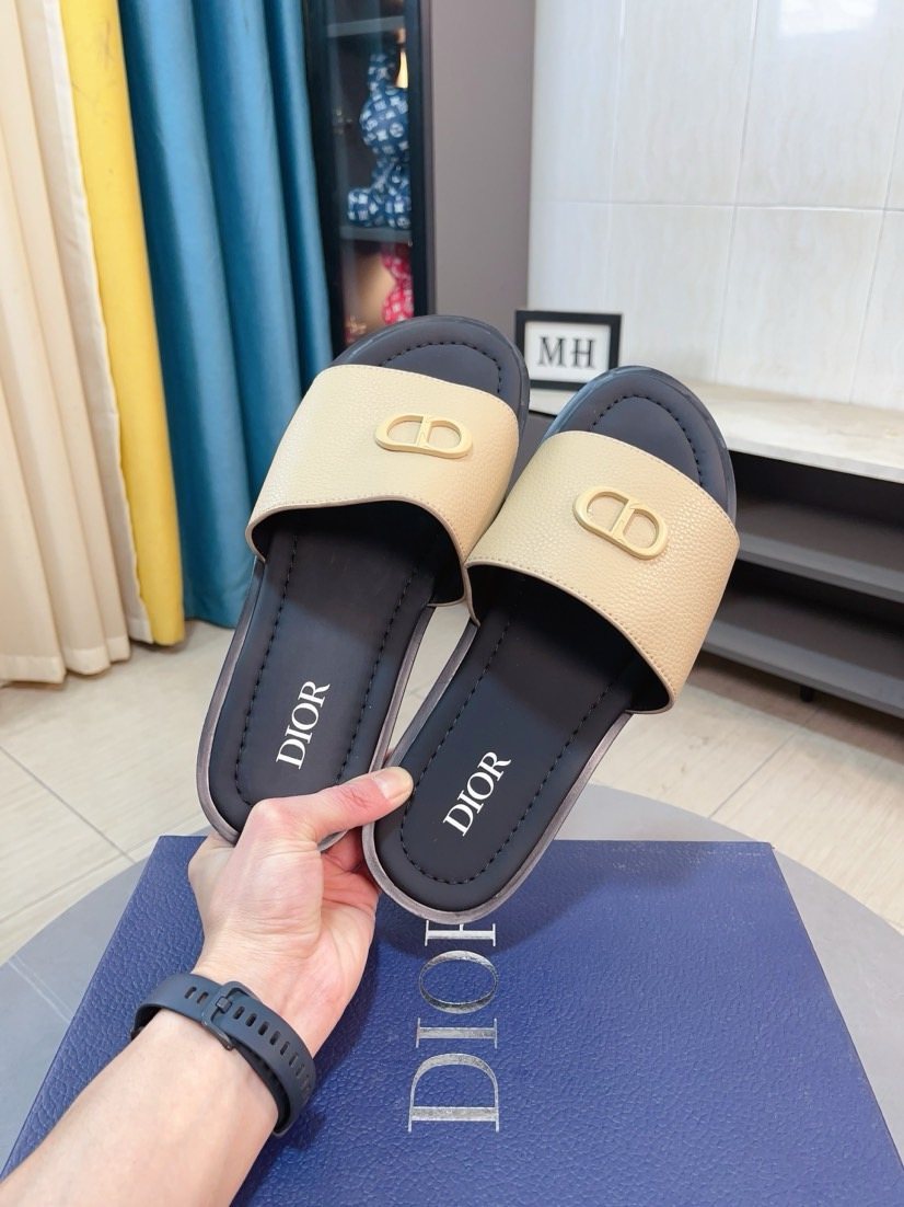 Dior Men's Textured Buckle Slide Sandals