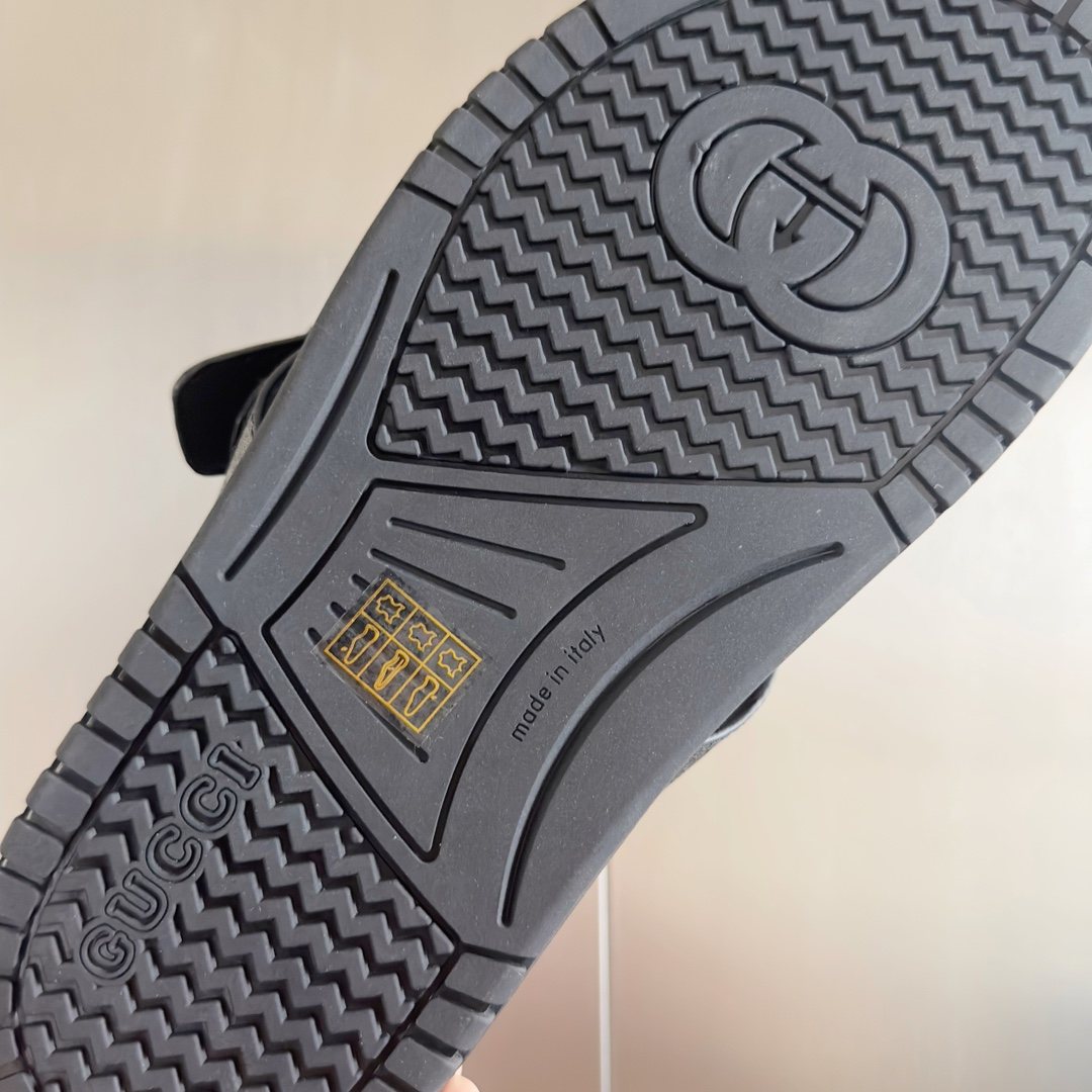 Gucci Black and Gray Monogram Toe-Post Sandals